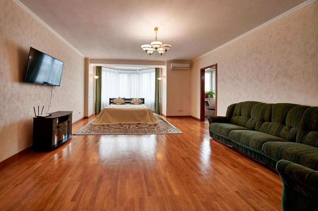 3 Bedroom Apartment Tymoshenko Street 29 Kiev