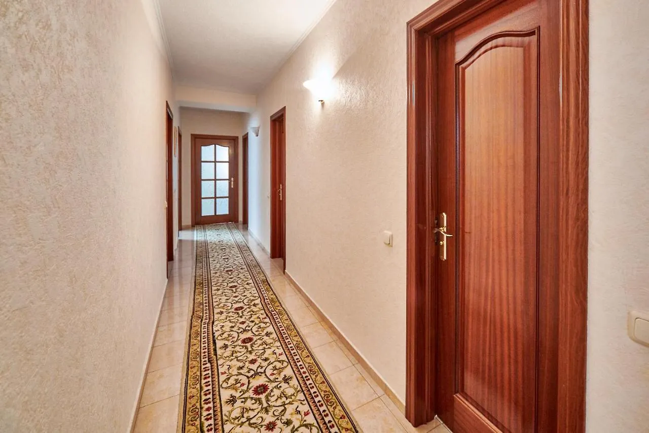 3 Bedroom Apartment Tymoshenko Street 29 Kiev